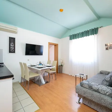 Apart-hotel Jidro 3*