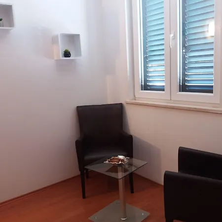 Apart Otel Jidro Trogir