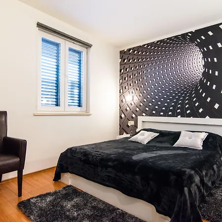 Apart Otel Jidro 3*