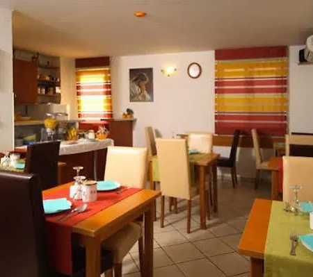 Apart Otel Jidro 3*