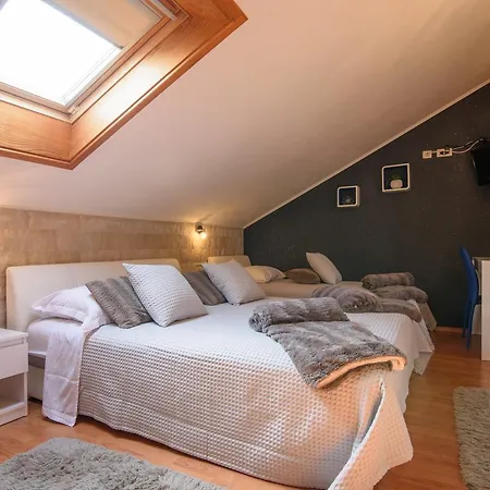 イドロ アパートホテル 3*