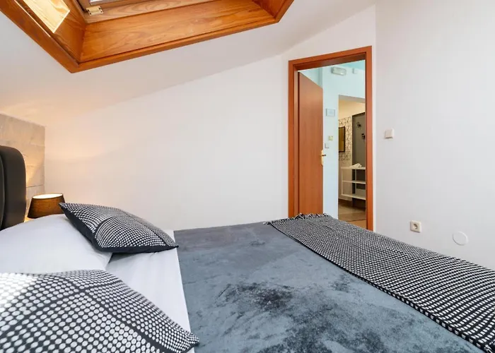 Apartmanhotel Jidro 3*