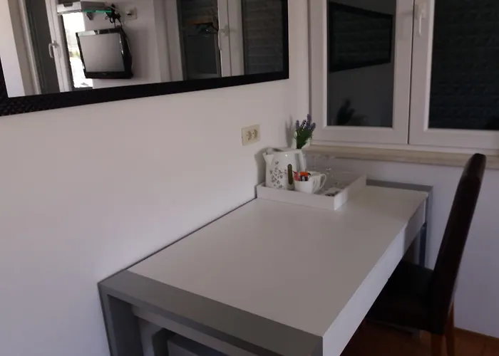 Ξενοδοχείο με διαμερίσματα Jidro 3*