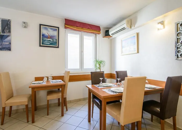 Jidro Ξενοδοχείο με διαμερίσματα Τρογκίρ