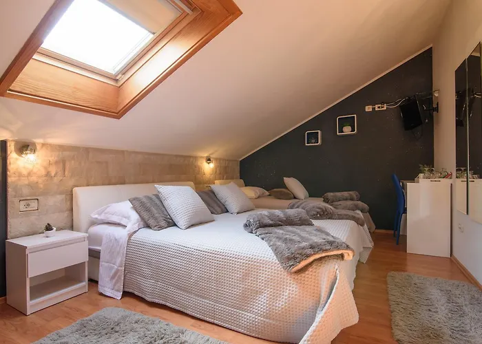 Jidro Ξενοδοχείο με διαμερίσματα 3*